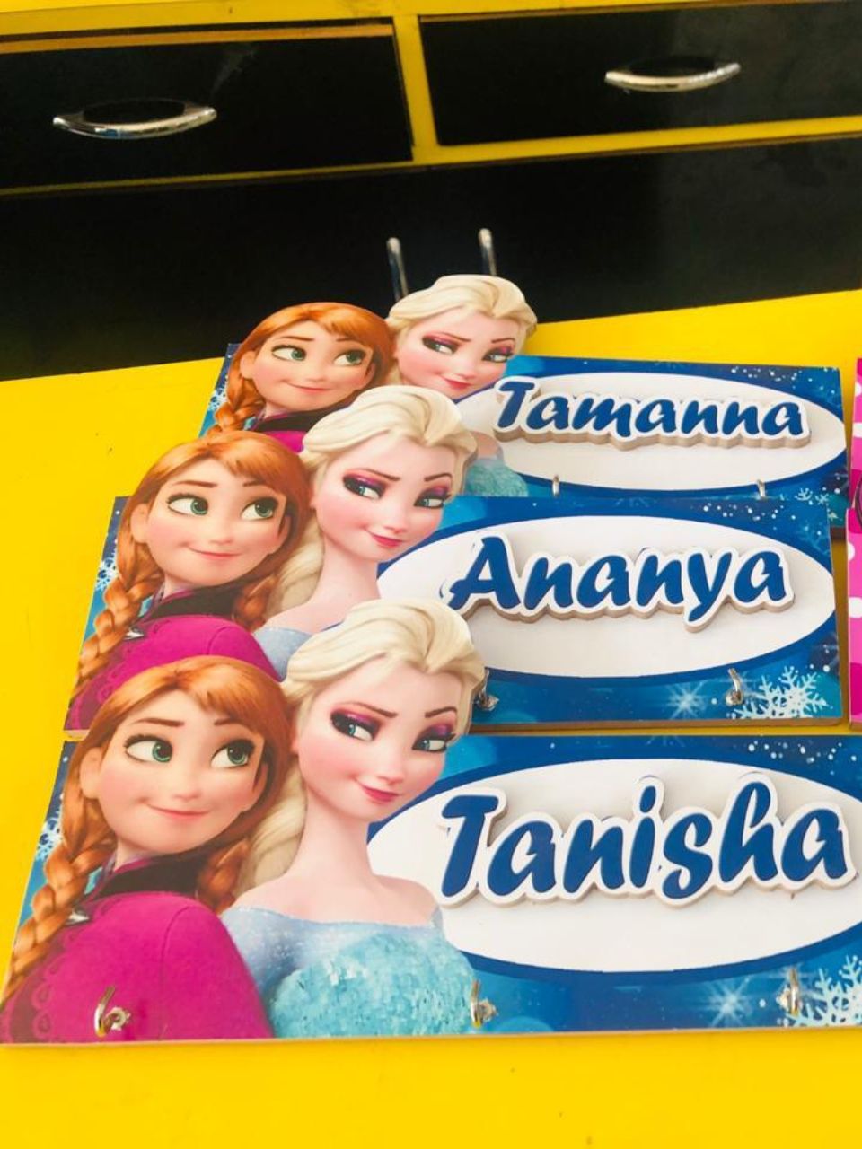 Customised name plates cum keyholders