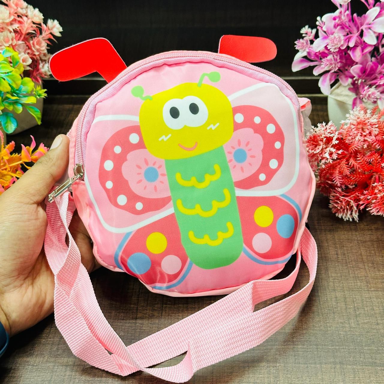Cute picnic bag with detachable sling bag